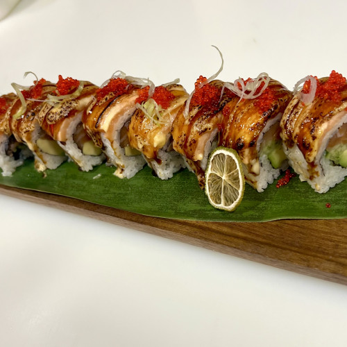 Salmon queso Roll